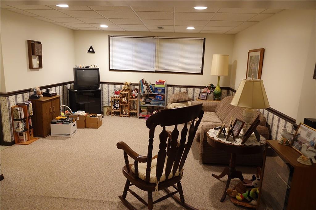 112 Ayleshire Road Butler, PA 16001 - Photo 17 of 23 Gallery Image 17