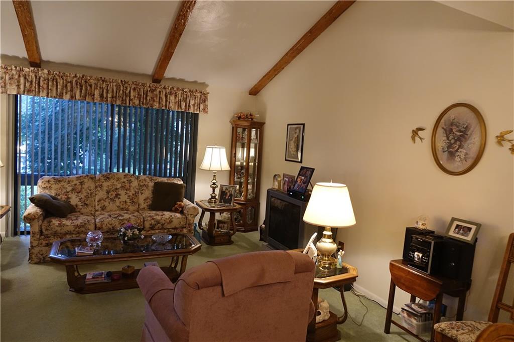 112 Ayleshire Road Butler, PA 16001 - Photo 6 of 23 Gallery Image 6