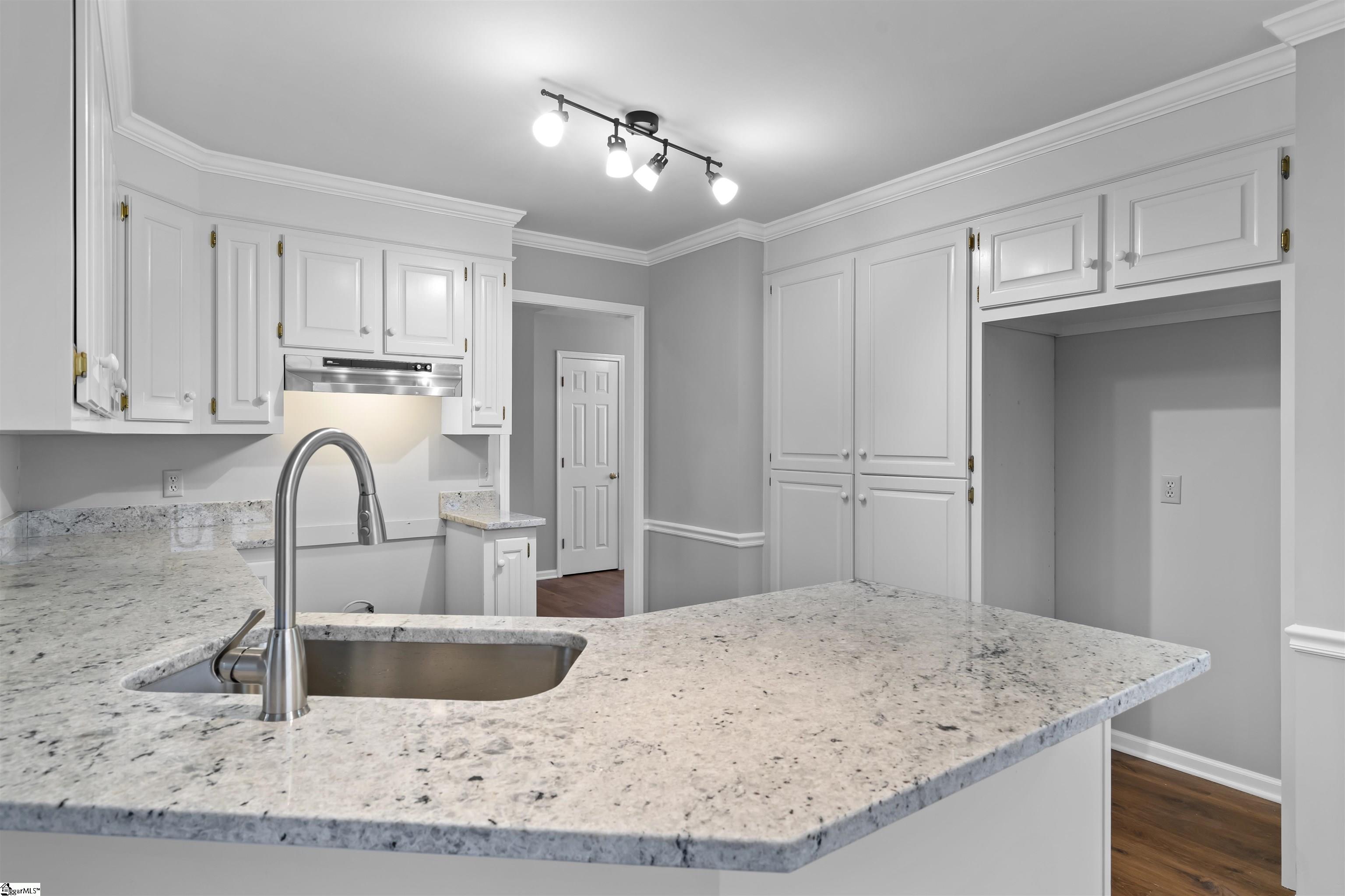 201 Spring Lake Loop Simpsonville, SC 29681 - Photo 12 of 31