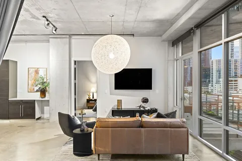 $825,000 | 800 West 5th Street, Unit 703, Austin, TX 78703