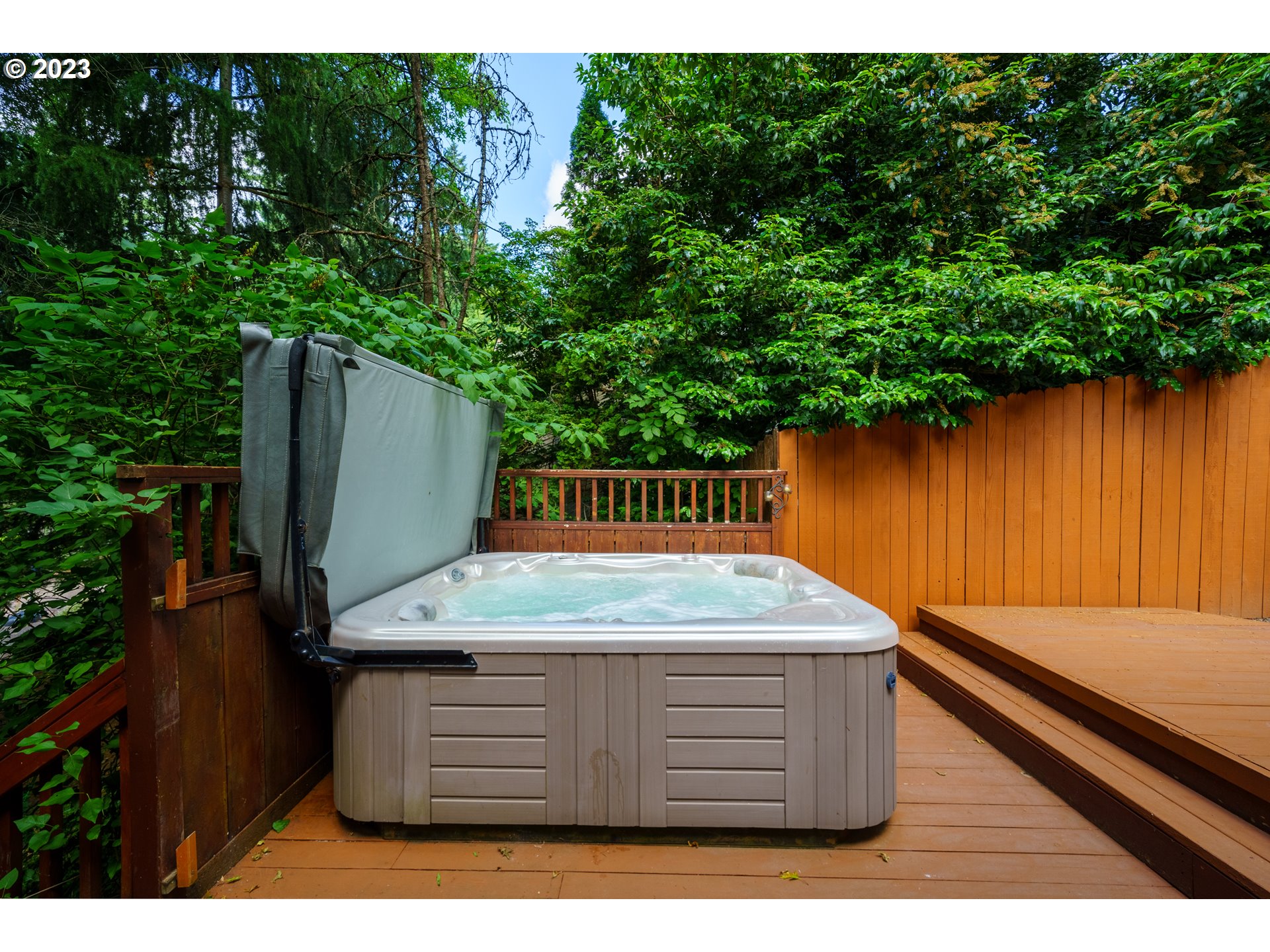 5909 Southwest Alfred Street Portland, OR 97219 - Photo 36 of 47 Hot Tub