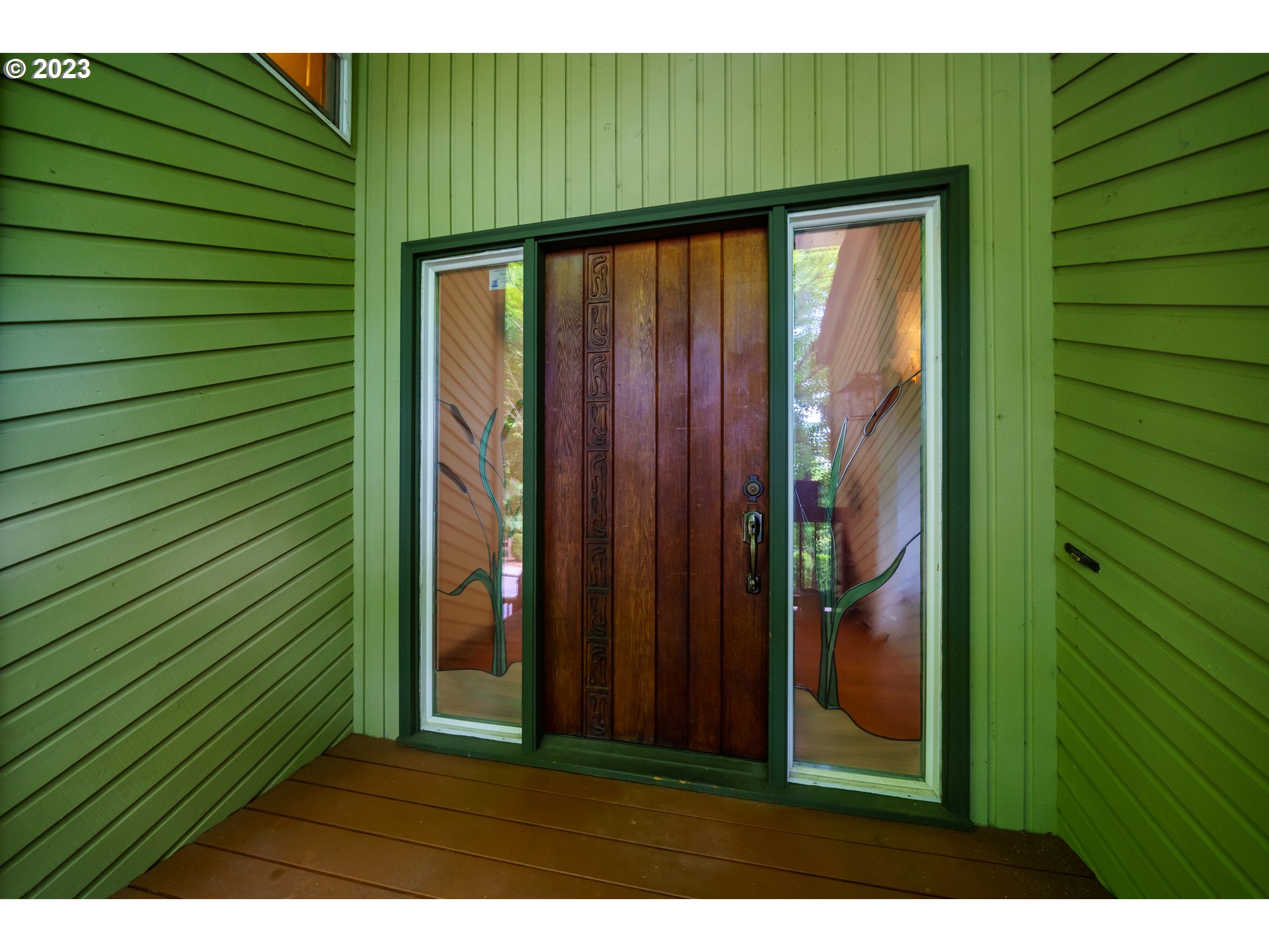 5909 Southwest Alfred Street Portland, OR 97219 - Photo 4 of 47 Entrance/Foyer