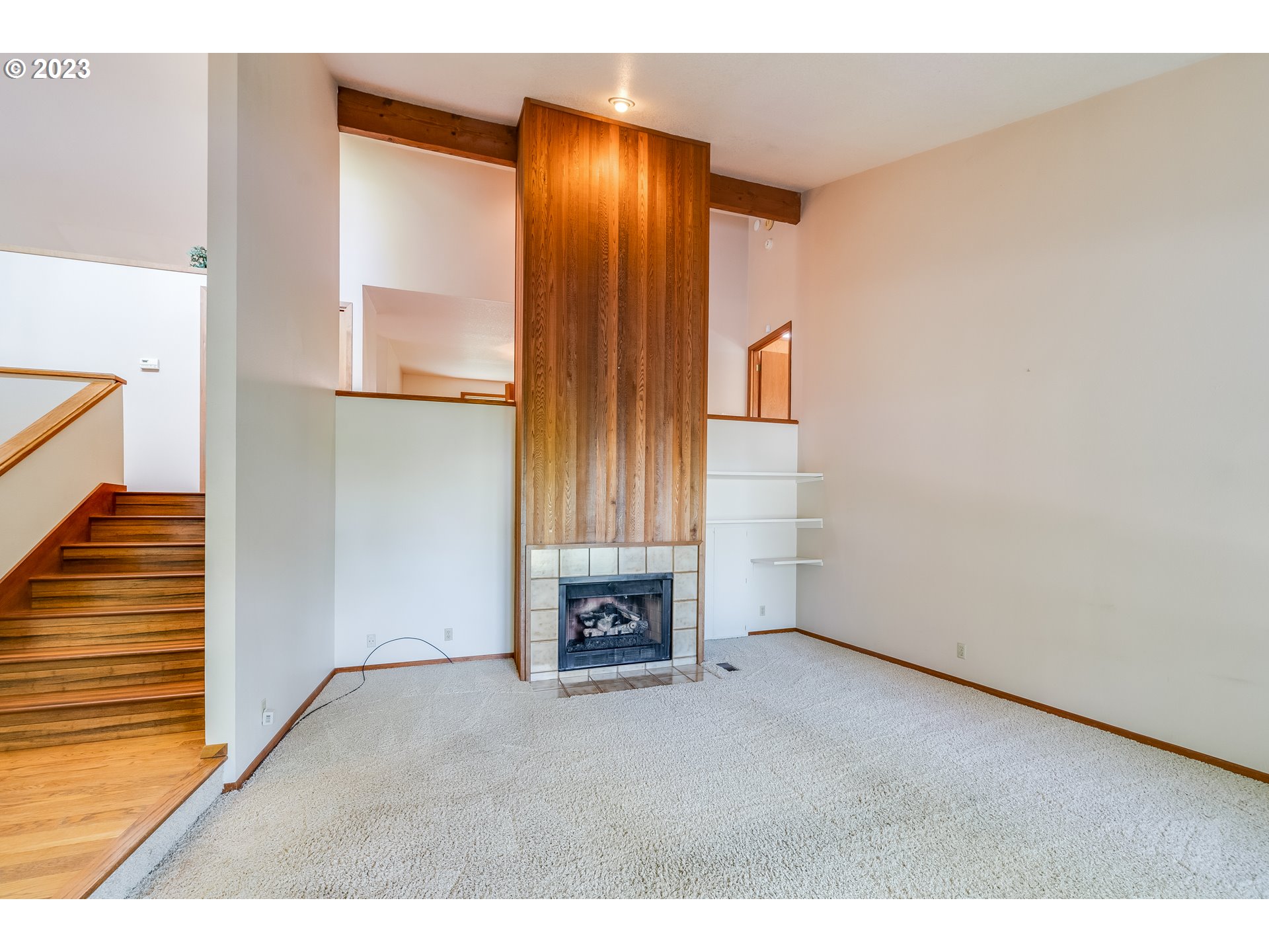 5909 Southwest Alfred Street Portland, OR 97219 - Photo 10 of 47 Living Room