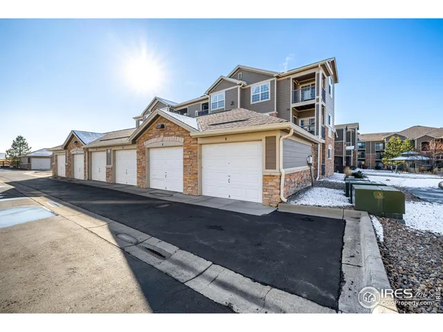 a view of a black and white wall