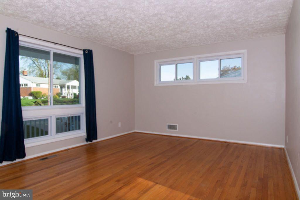 8820 Spring Road Parkville, MD 21234 - Photo 5 of 42 Gallery Image 5