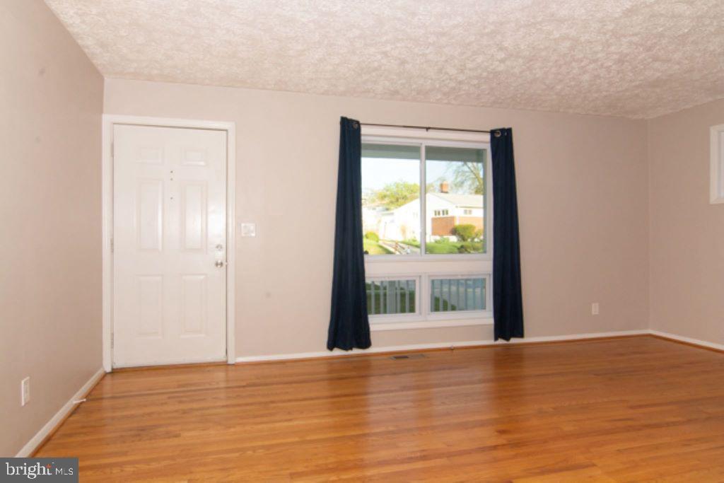8820 Spring Road Parkville, MD 21234 - Photo 9 of 42 Gallery Image 9