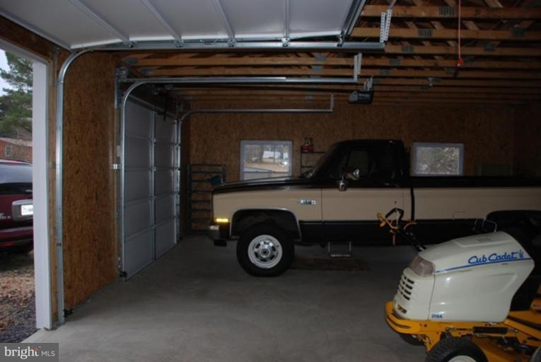 17341 Waterloo Road Amissville, VA 20106 - Photo 21 of 29 Garage 1