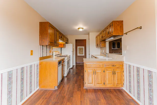 $279,000 | 9724 West Creek Road, Unit B2, Palos Park, IL 60464