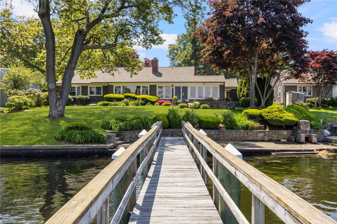 29 Riverside Drive Barrington, RI 02806 - Photo 3 of 37