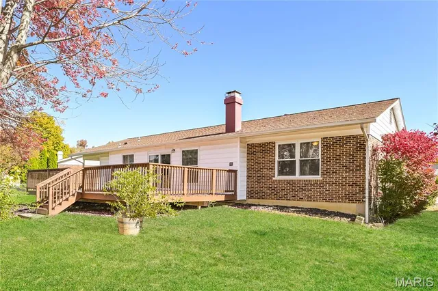 $2,815 | 4031 Les Cherbourg Lane, Florissant, MO 63034