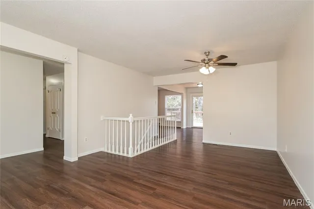 $2,815 | 4031 Les Cherbourg Lane, Florissant, MO 63034