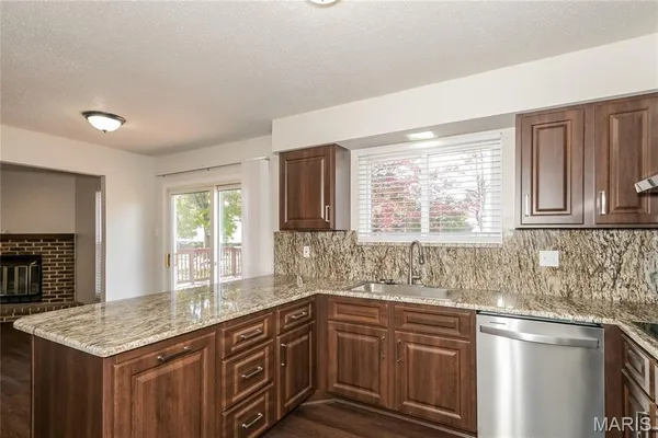 $2,815 | 4031 Les Cherbourg Lane, Florissant, MO 63034