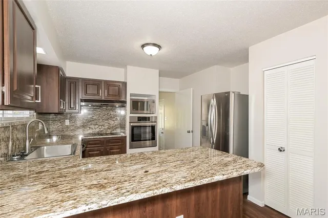 $2,815 | 4031 Les Cherbourg Lane, Florissant, MO 63034