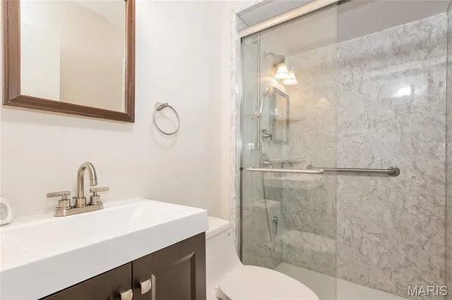 $2,815 | 4031 Les Cherbourg Lane, Florissant, MO 63034