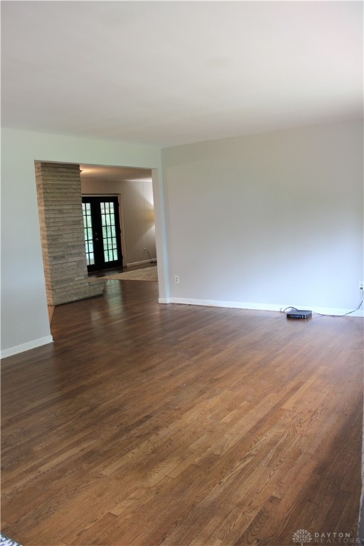 8390 Dog Leg Road Dayton, OH 45414 - Photo 11 of 61 Large living room