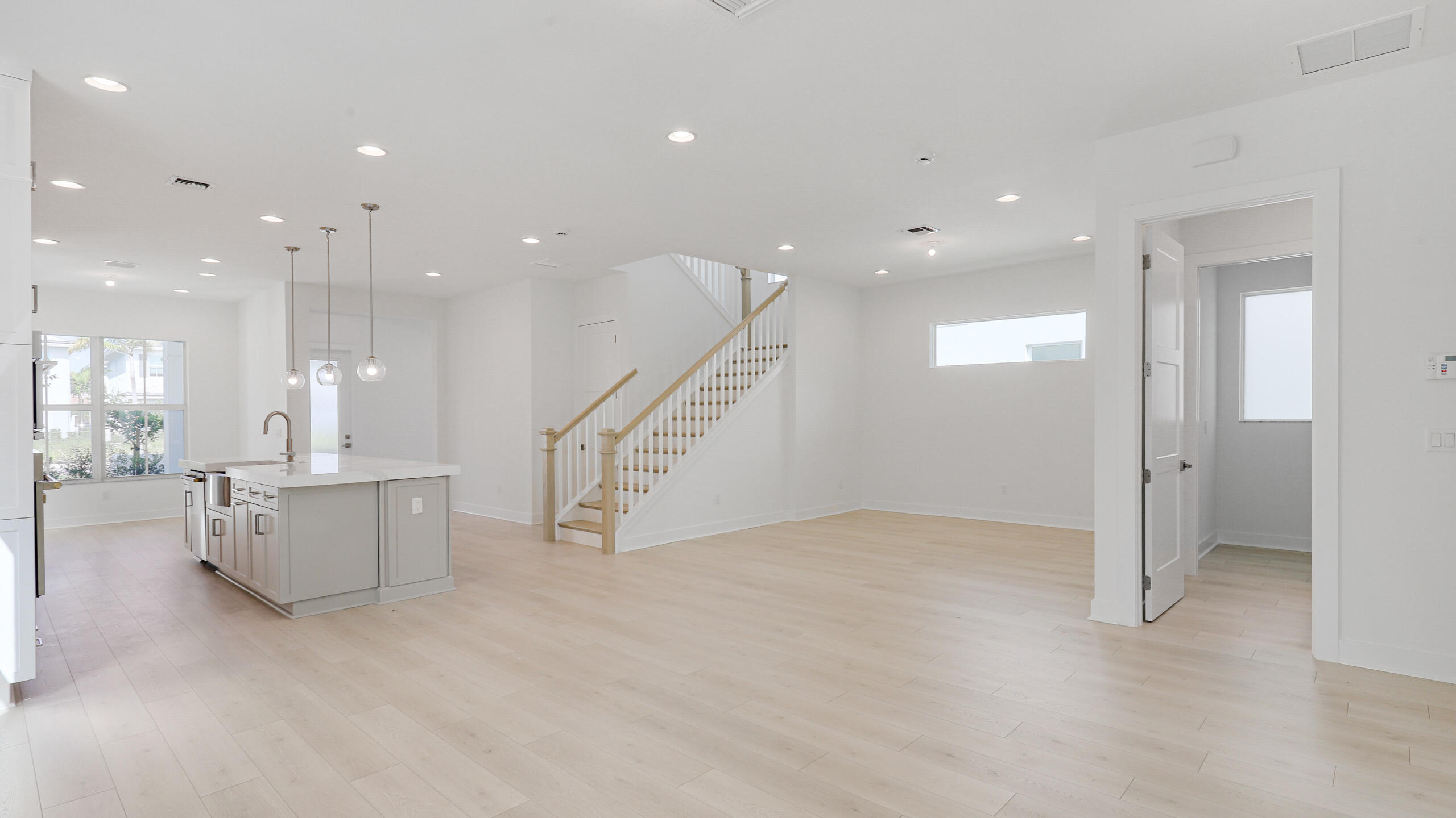 13150 Alton Road Palm Beach Gardens, FL 33418 - Photo 23 of 45 Kitchen into Dinig