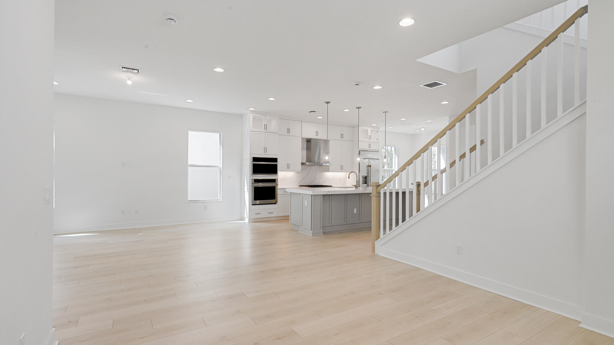 13150 Alton Road Palm Beach Gardens, FL 33418 - Photo 25 of 45 Dinig into Kitchen