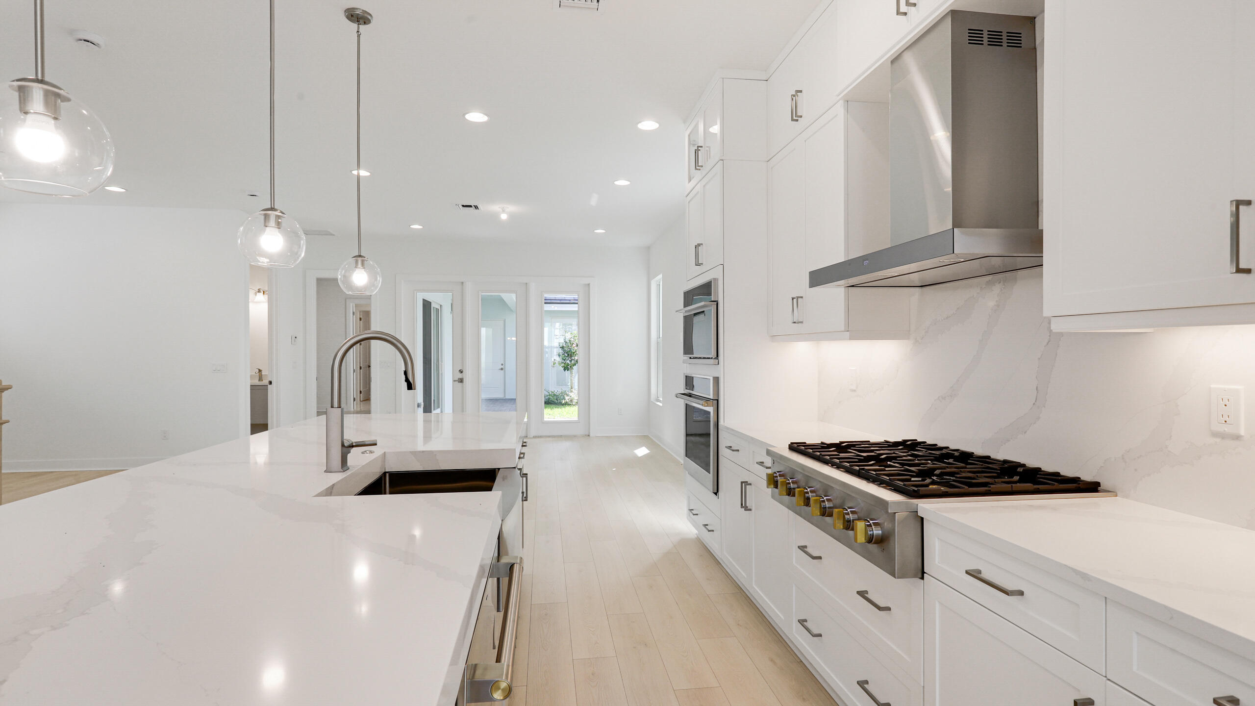 13150 Alton Road Palm Beach Gardens, FL 33418 - Photo 5 of 45 Island Kitchen