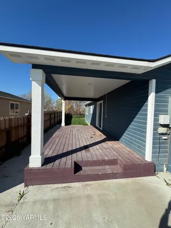 $335,000 | 611 Mathew Street, Granger, WA 98932