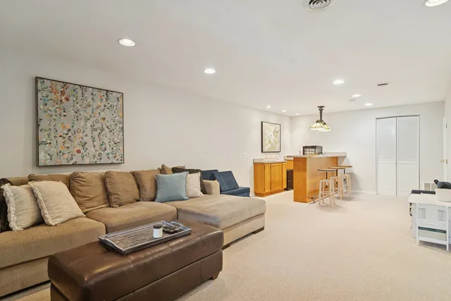 $365,000 | 1506 North St Marks Place, Palatine, IL 60067