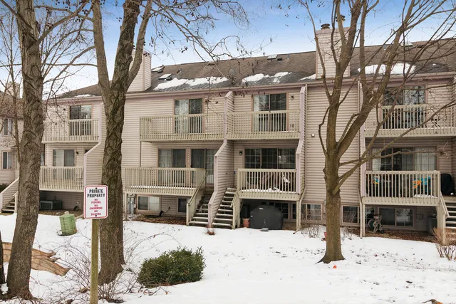 $365,000 | 1506 North St Marks Place, Palatine, IL 60067