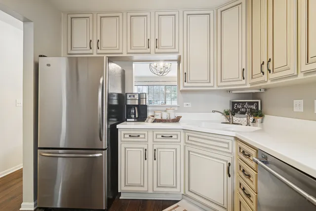 $365,000 | 1506 North St Marks Place, Palatine, IL 60067