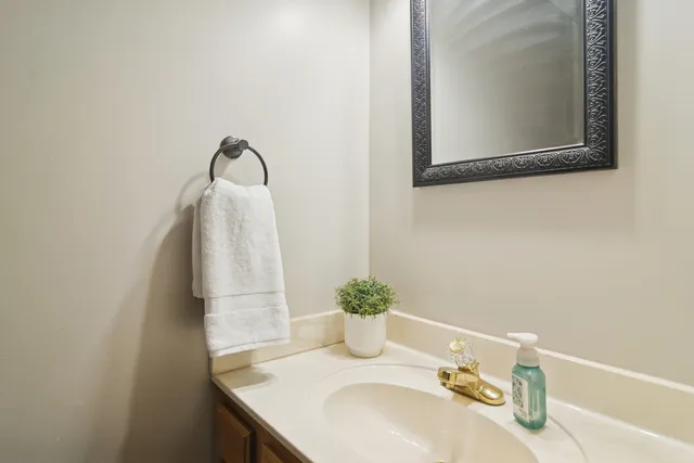 $365,000 | 1506 North St Marks Place, Palatine, IL 60067