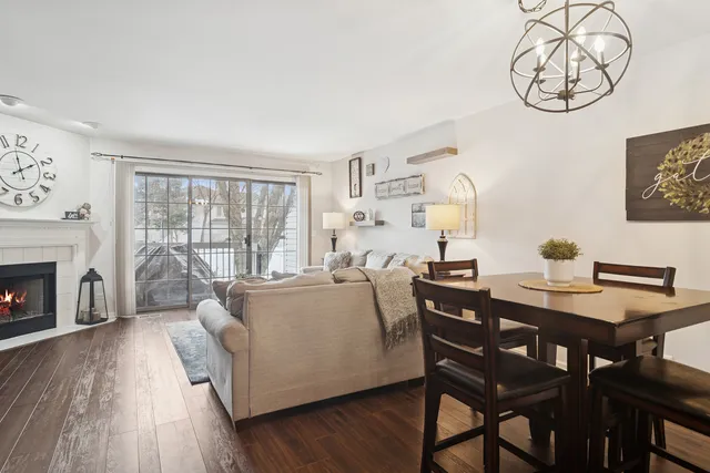 $365,000 | 1506 North St Marks Place, Palatine, IL 60067