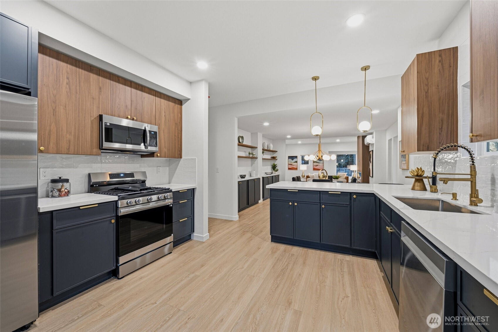 3708 Schmitz Avenue Southwest Seattle, WA 98116 - Photo 13 of 40