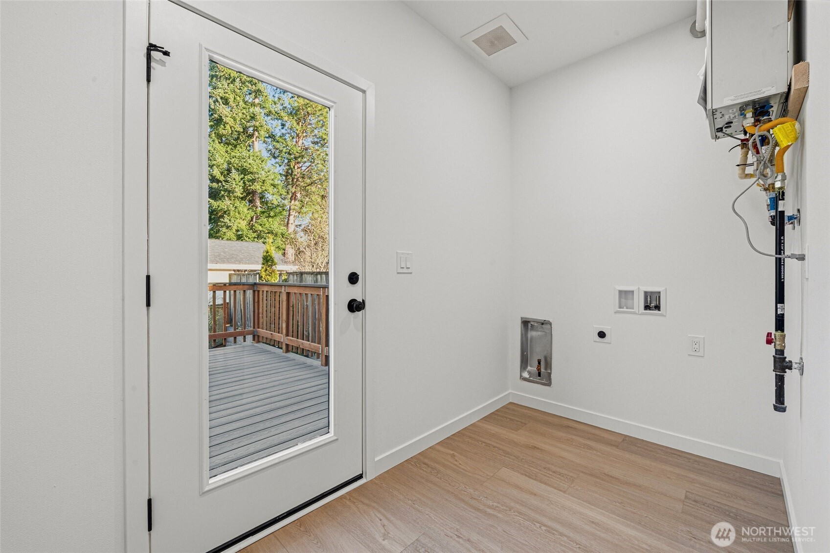 3708 Schmitz Avenue Southwest Seattle, WA 98116 - Photo 17 of 40