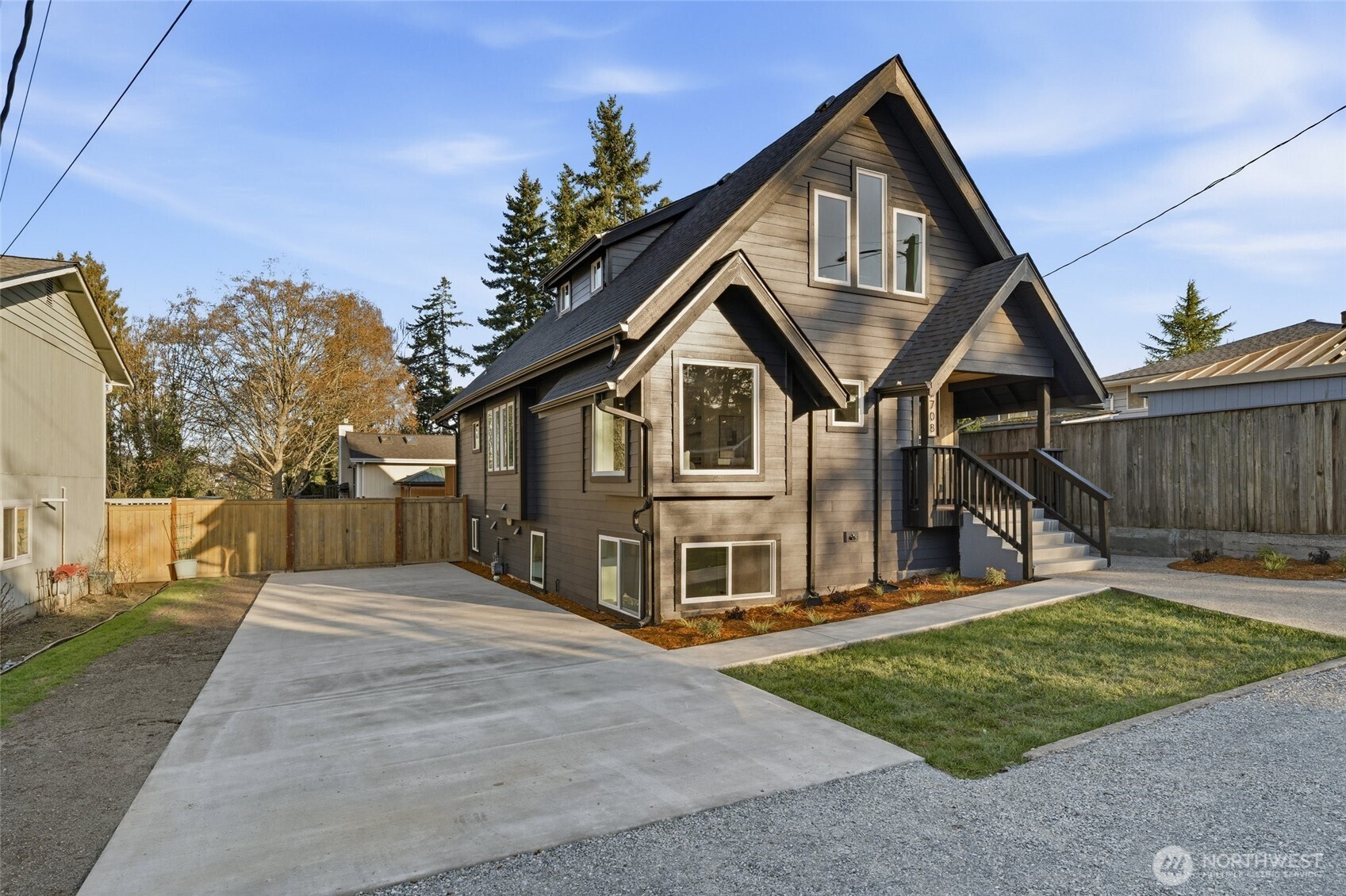 3708 Schmitz Avenue Southwest Seattle, WA 98116 - Photo 2 of 40