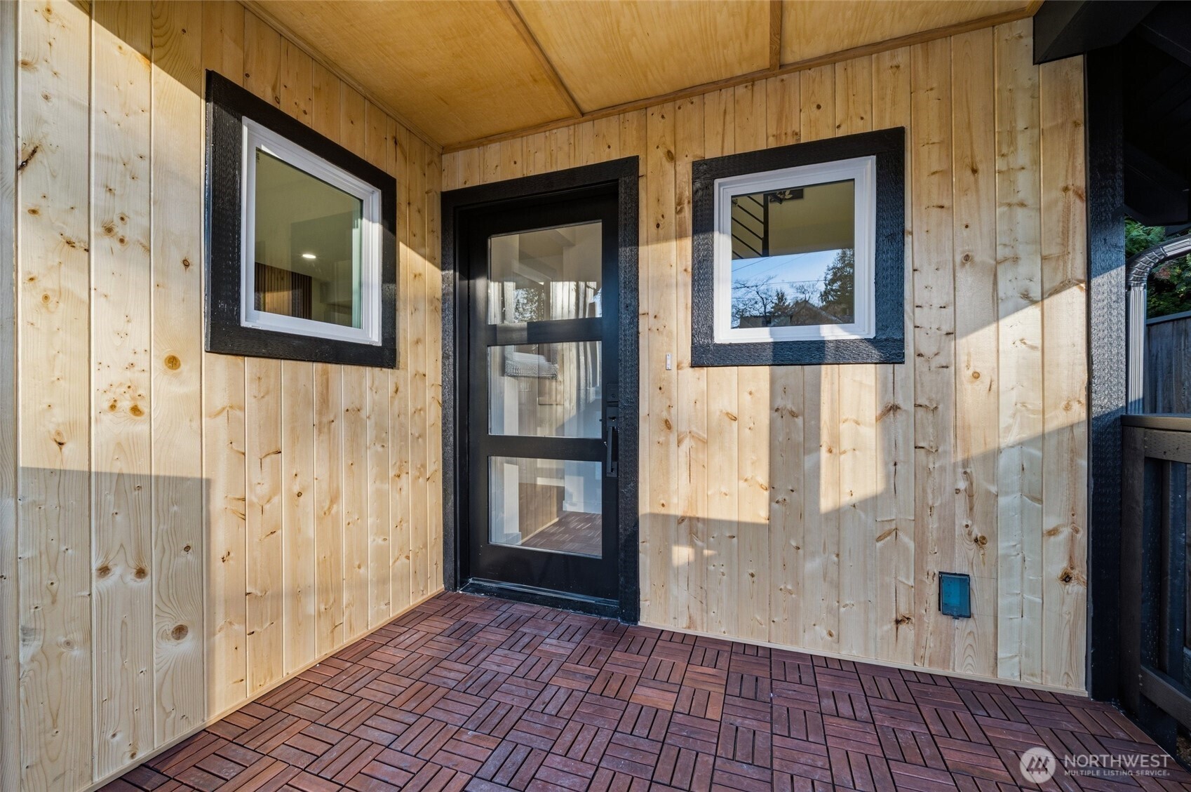 3708 Schmitz Avenue Southwest Seattle, WA 98116 - Photo 3 of 40
