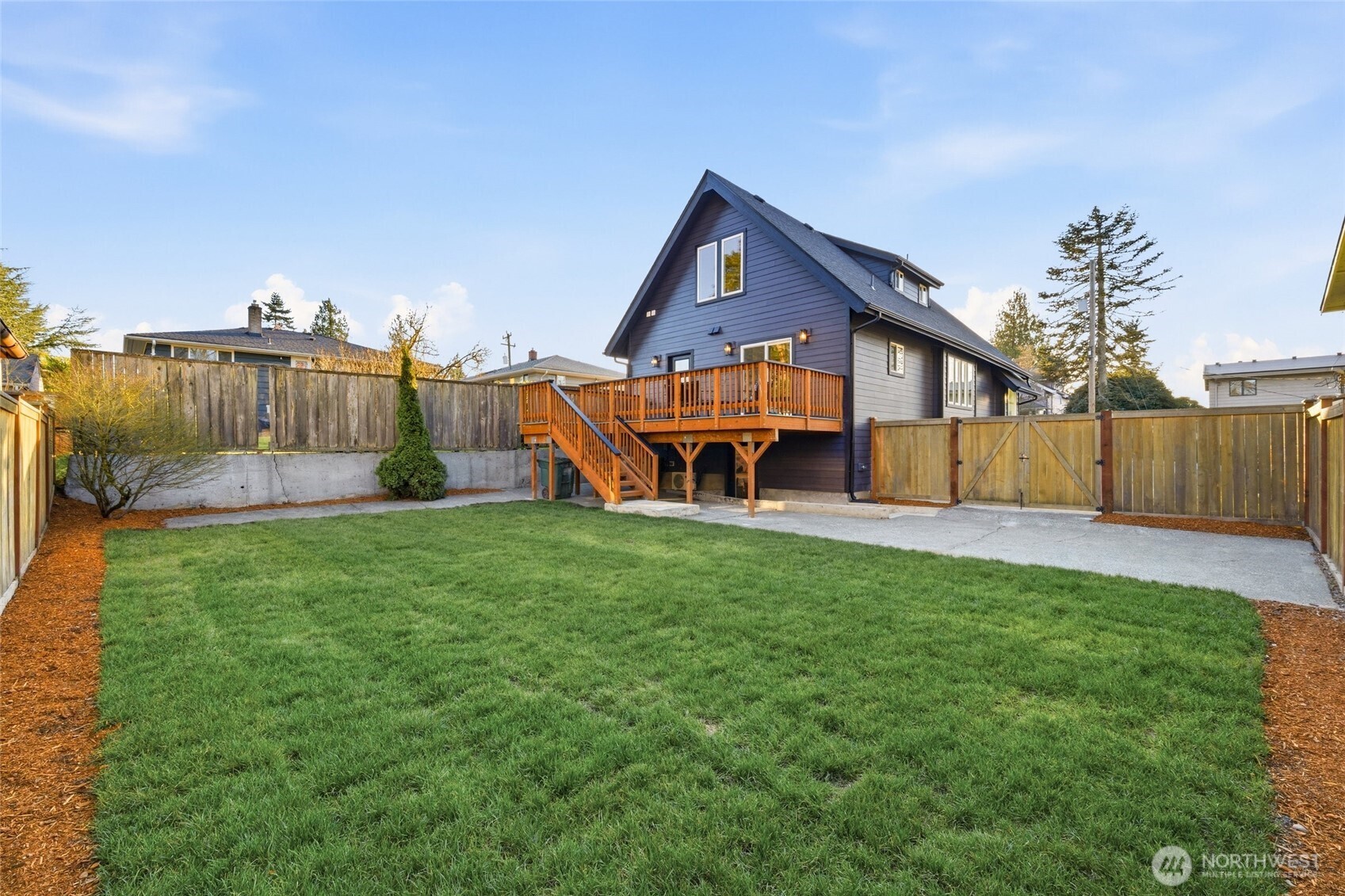 3708 Schmitz Avenue Southwest Seattle, WA 98116 - Photo 39 of 40