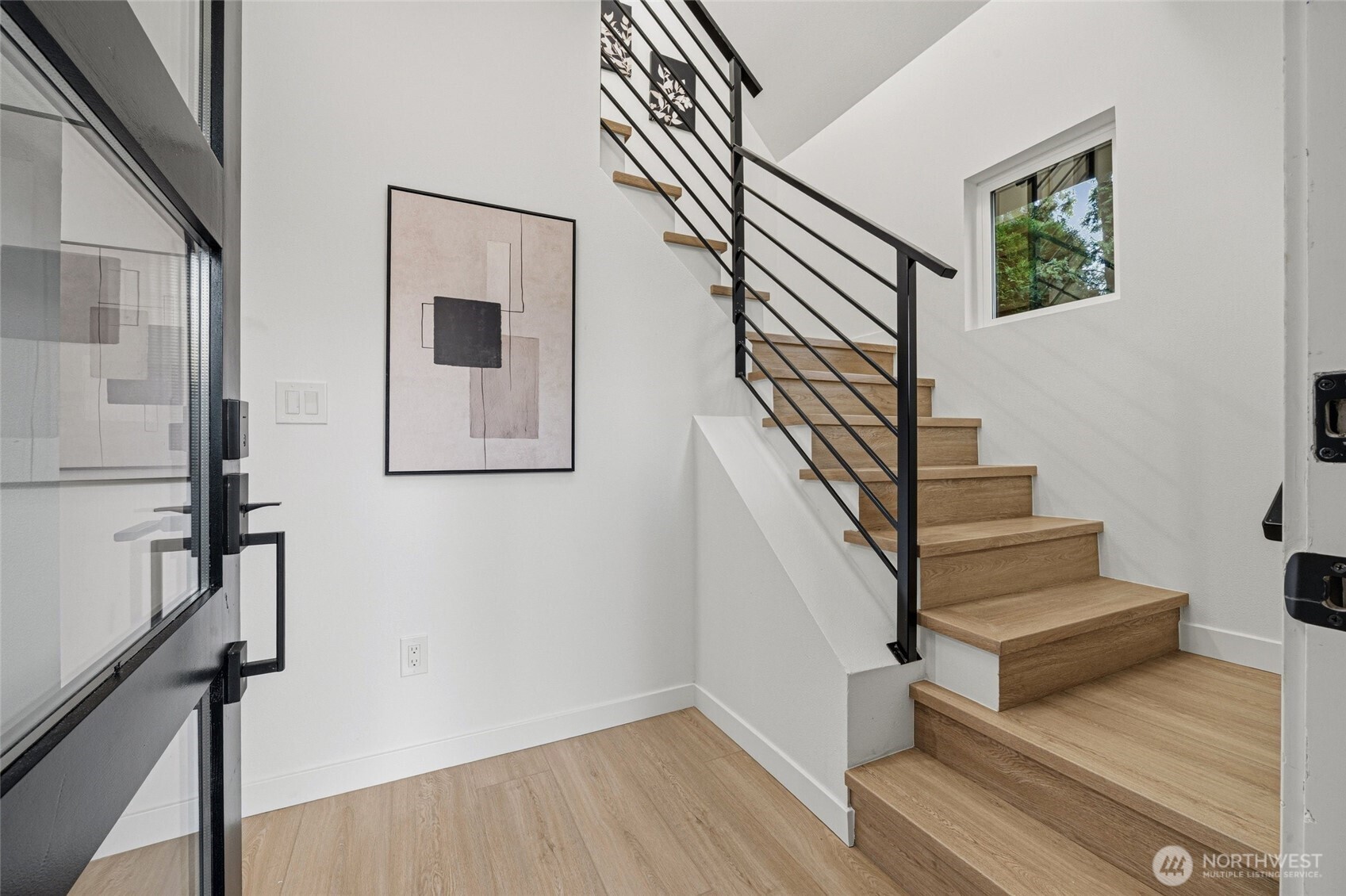 3708 Schmitz Avenue Southwest Seattle, WA 98116 - Photo 4 of 40