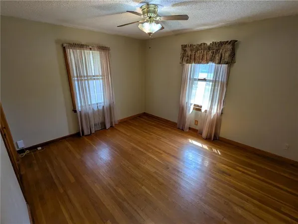 $225,000 | 206 Hiawatha Avenue, Hiawatha, KS 66434