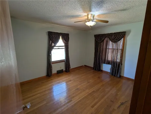 $225,000 | 206 Hiawatha Avenue, Hiawatha, KS 66434