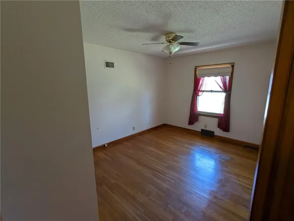 $225,000 | 206 Hiawatha Avenue, Hiawatha, KS 66434
