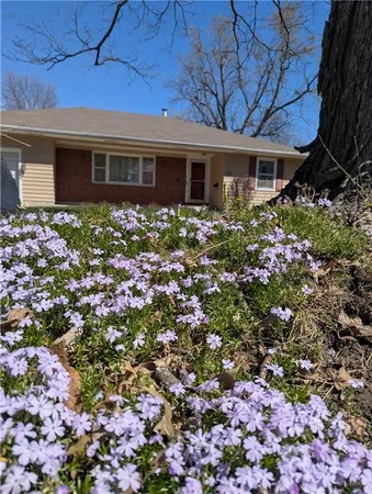 $225,000 | 206 Hiawatha Avenue, Hiawatha, KS 66434