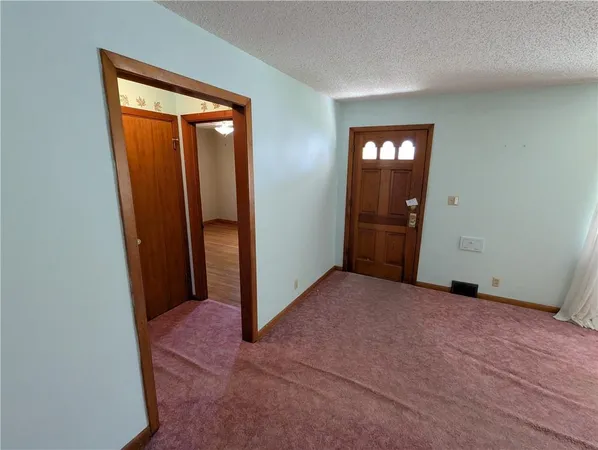 $225,000 | 206 Hiawatha Avenue, Hiawatha, KS 66434