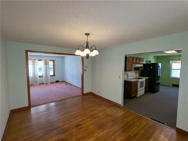 $225,000 | 206 Hiawatha Avenue, Hiawatha, KS 66434