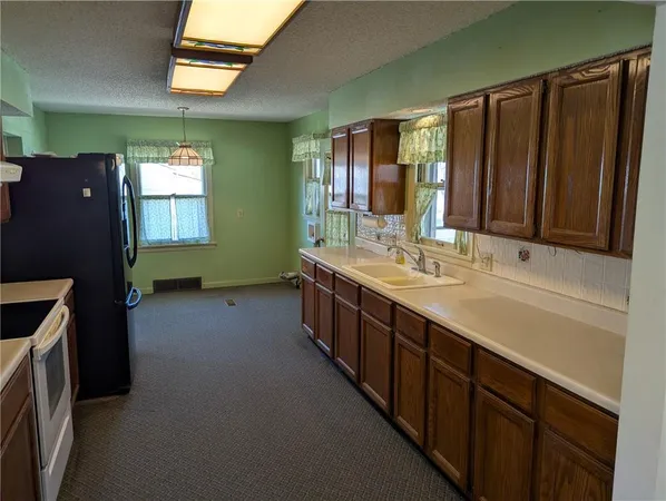 $225,000 | 206 Hiawatha Avenue, Hiawatha, KS 66434