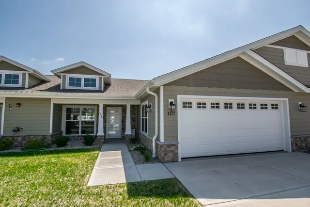 $430,000 | 1117 Anchor Ave Bend, West Bend, WI 53095