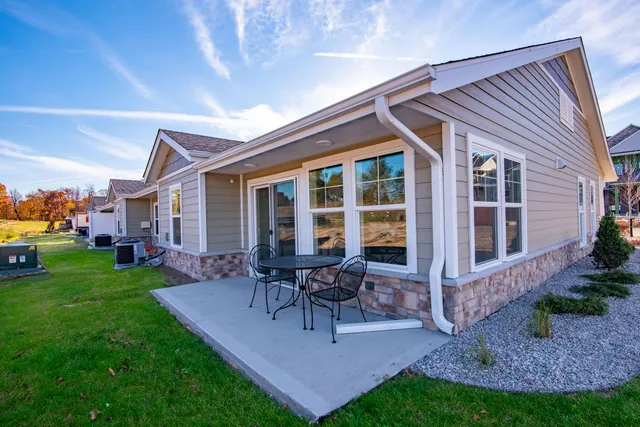 $430,000 | 1117 Anchor Ave Bend, West Bend, WI 53095