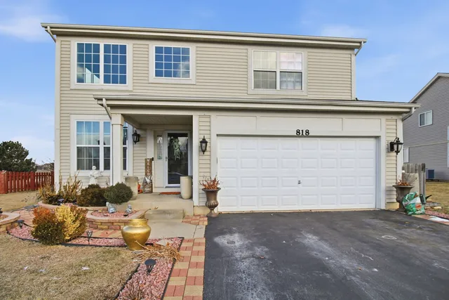 $455,000 | 818 Vertin Boulevard, Shorewood, IL 60404