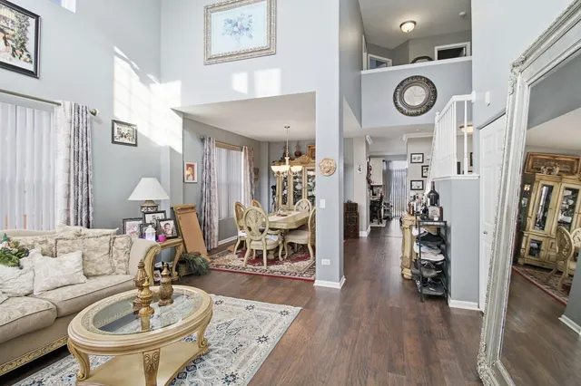 $455,000 | 818 Vertin Boulevard, Shorewood, IL 60404