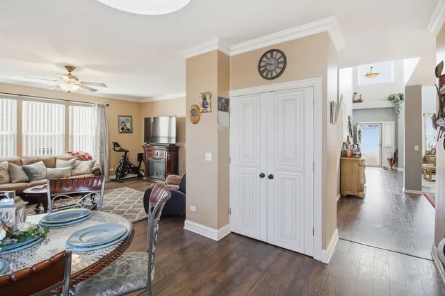 $455,000 | 818 Vertin Boulevard, Shorewood, IL 60404