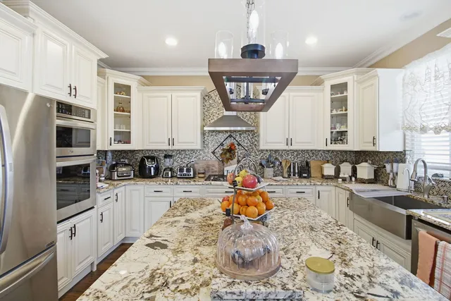 $455,000 | 818 Vertin Boulevard, Shorewood, IL 60404