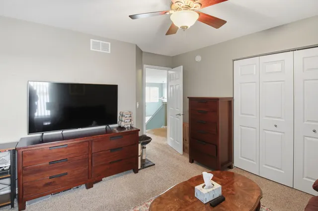 $455,000 | 818 Vertin Boulevard, Shorewood, IL 60404