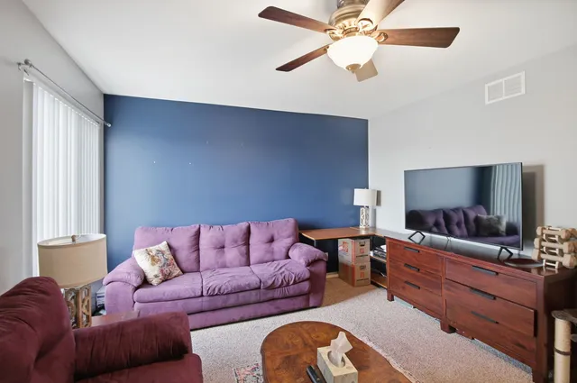 $455,000 | 818 Vertin Boulevard, Shorewood, IL 60404