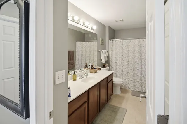 $455,000 | 818 Vertin Boulevard, Shorewood, IL 60404